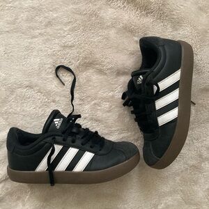 Adidas Black & White Gum Sole Sneakers | Youth 2.5 Big Kid | Lace-Up